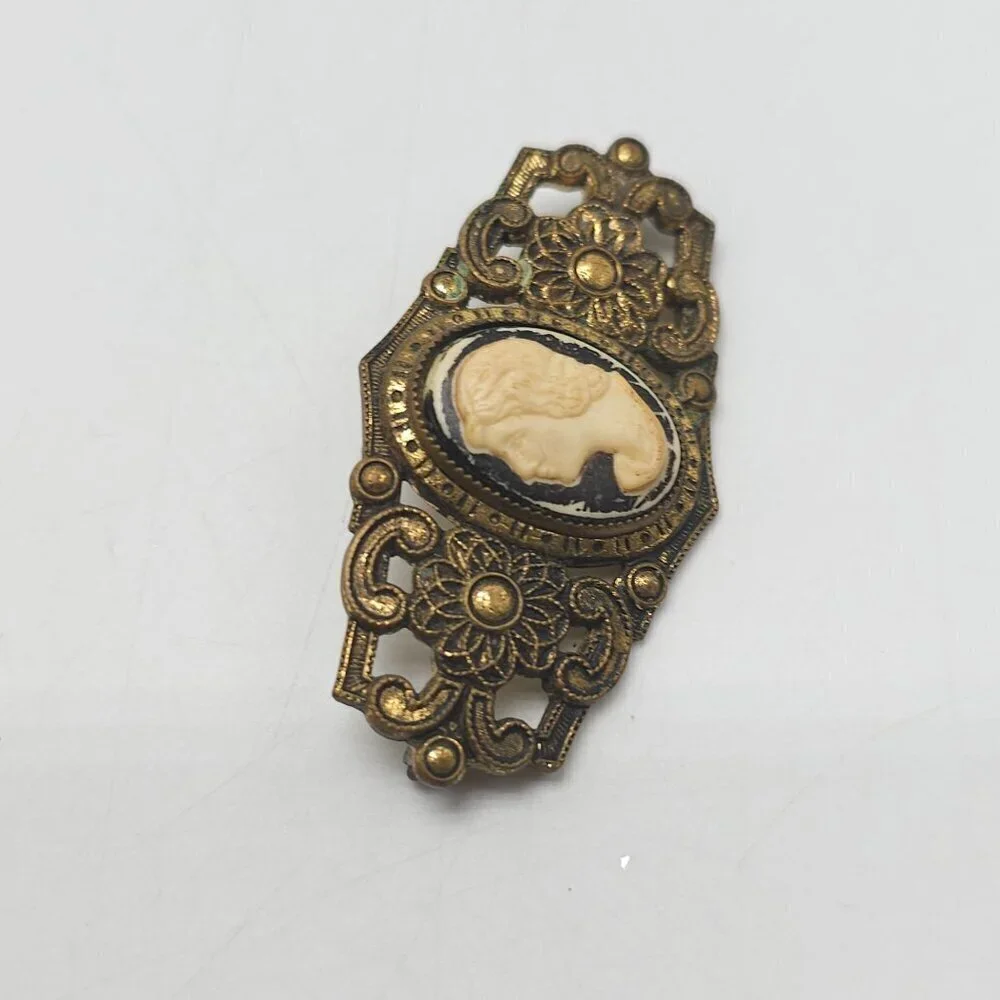 Edwardian Lucite Cameo Brooch Vintage Gold Tone Bar Style C Clasp